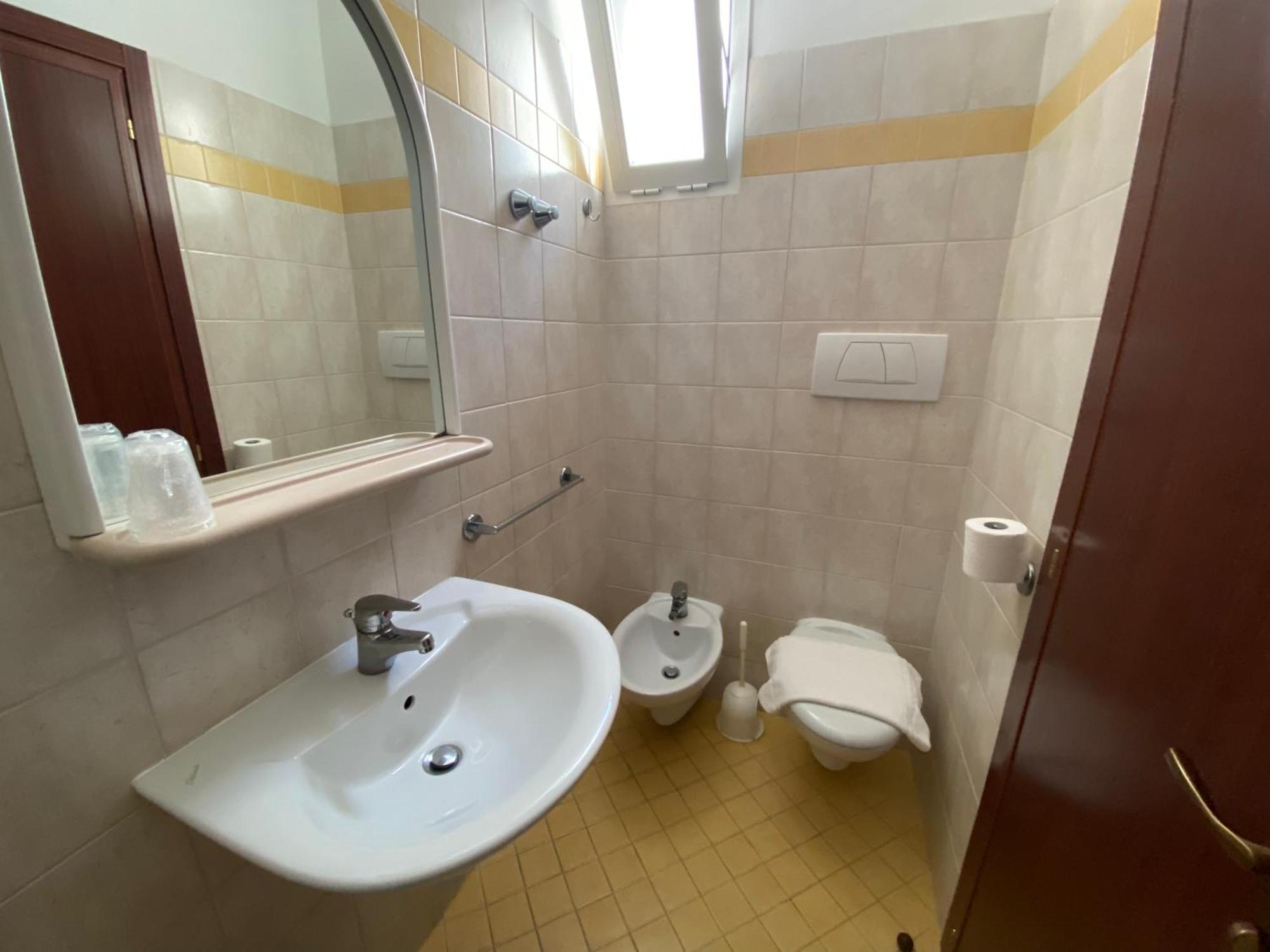 Nanni Garni Bed & Breakfast 2*